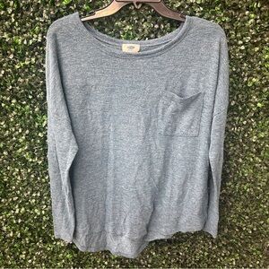 Old Navy Blue Curved Hem Pocket Tee - Size L!